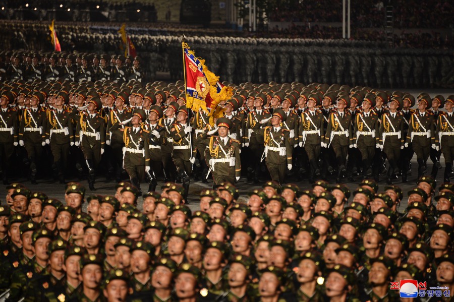 11-조선인민군창건 90돐경축 열병식